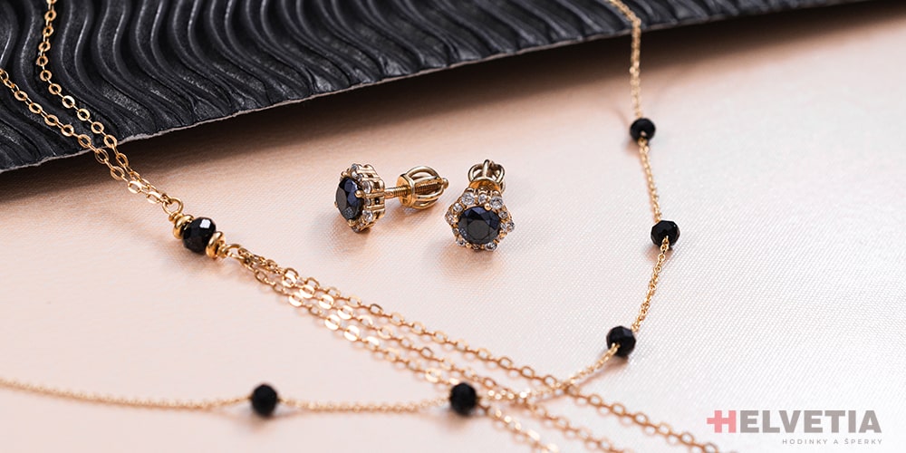 šperky s černým kamínkem